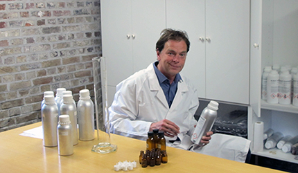 The Useful-Oils laboratory - Olivier Lechef Doctor of Veterinary Medicine